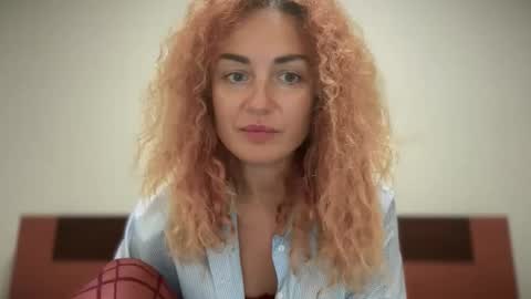 reddgirll online show from November 16, 8:42 pm