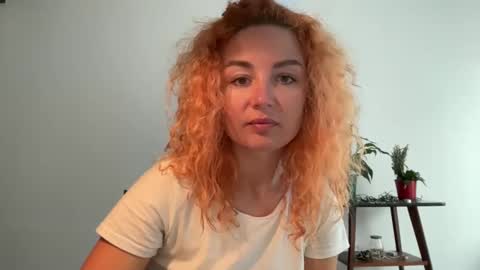 reddgirll online show from February 25, 11:43 am