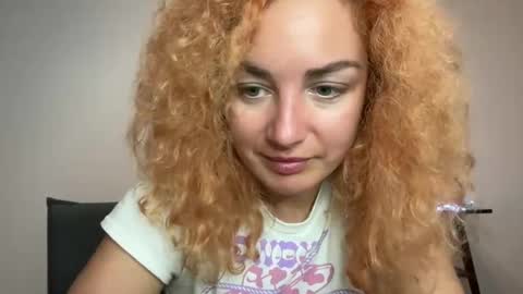 reddgirll online show from February 20, 6:35 pm