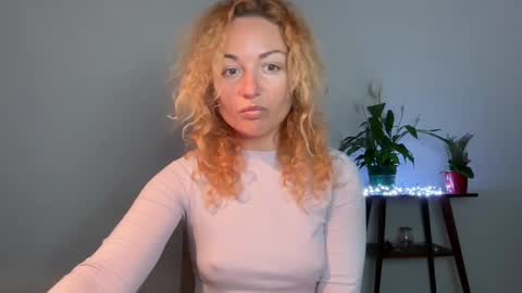 reddgirll online show from March 3, 7:14 pm