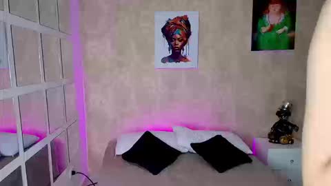 reddoll_eup69 online show from September 13, 1:57 am