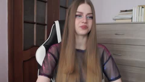 Lily online show from May 2, 2:04 am