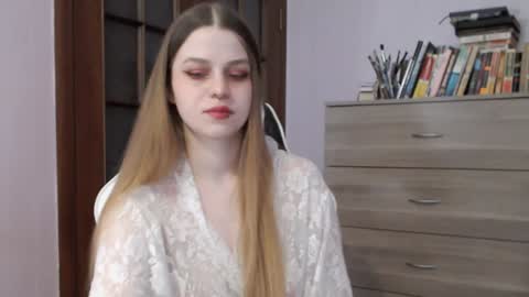 Lily online show from December 14, 2:44 am