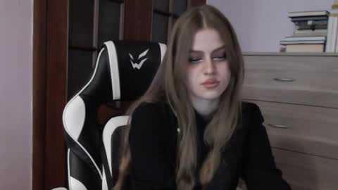 Lily online show from May 23, 2:43 am