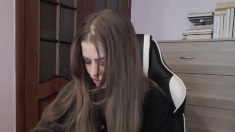 Lily online show from May 26, 3:28 am