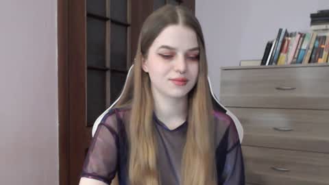 Lily online show from December 3, 2:45 am