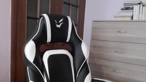 Lily online show from May 11, 3:19 am