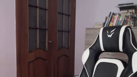Lily online show from December 12, 3:10 am