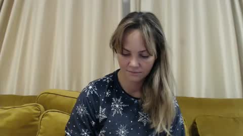 Snapshot of redjessica chatting on September 27, 3:47 am RedJessica online show from September 27, 3:47 am