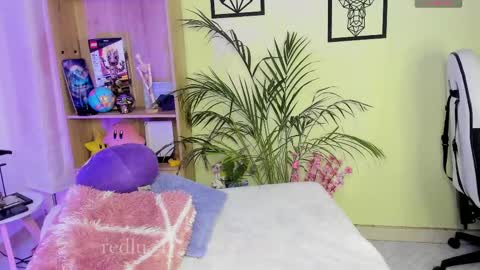 Snapshot of redlu_1 chatting on March 7, 4:24 am Lu Independiet model online show from March 7, 4:24 am