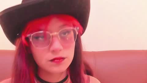 Snapshot of redmeloddy chatting on March 7, 7:27 pm Meloddy online show from March 7, 7:27 pm