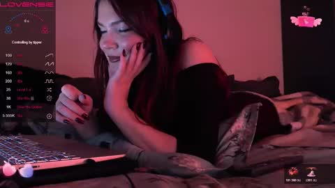 Red online show from November 22, 11:51 pm