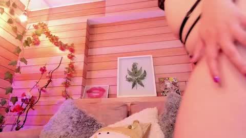 Regina online show from December 13, 9:51 pm