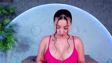 reiinachloe online show from May 19, 4:47 pm