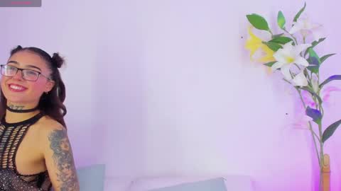 Reika  online show from April 5, 3:49 am