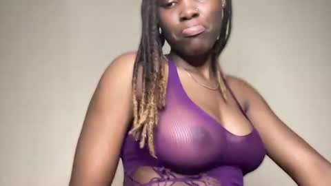 reina77xo online show from February 11, 10:11 pm