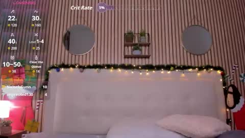 reina_loren online show from December 21, 8:40 am