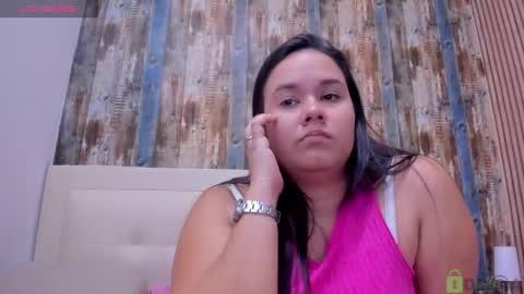reina_loren online show from March 5, 3:57 am