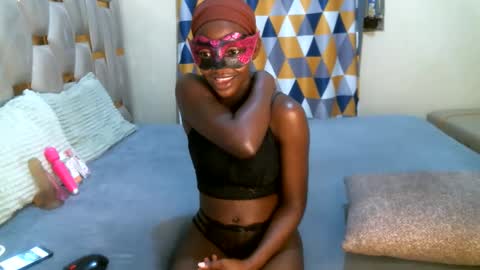 remmyqueen online show from May 26, 9:25 pm