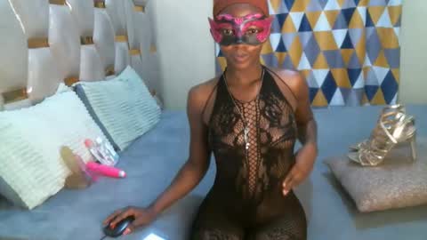 remmyqueen online show from May 8, 9:05 pm