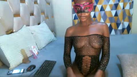 remmyqueen online show from May 25, 8:52 pm