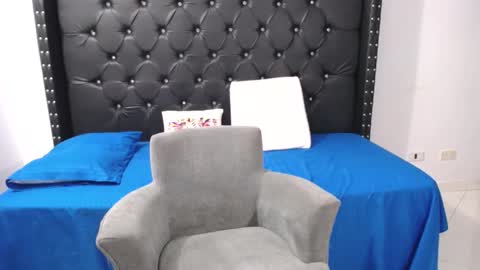 Renata Salinas online show from October 15, 12:35 am