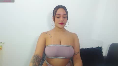 renatabrownn28 online show from May 8, 8:28 am