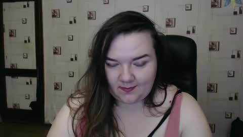 renataoia online show from December 19, 2:57 pm