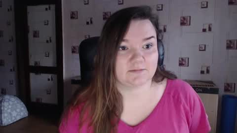 renataoia online show from December 7, 12:13 pm