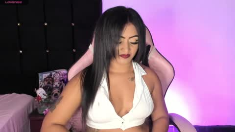 renatawilsom online show from May 20, 2:41 am