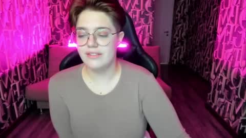 renee_turner online show from December 13, 1:48 am