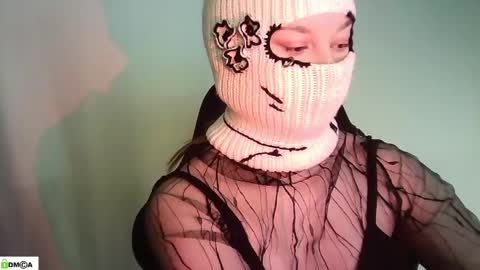 Renesme White Im here from Monday to Friday online show from May 2, 2:04 am