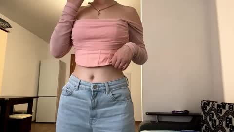 Mila online show from November 11, 8:33 am