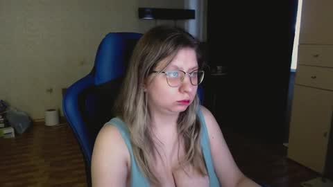 Emily online show from October 16, 8:17 am