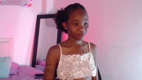 Snapshot of rihana_hot01 chatting on January 9, 2:43 am ri ri online show from January 9, 2:43 am