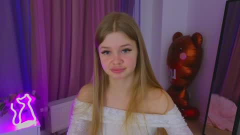 Rina online show from May 4, 8:45 pm