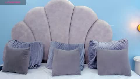 riley_dolly online show from June 11, 5:15 am