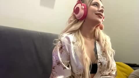 Emily online show from September 30, 7:14 am