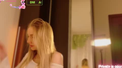 Rina Asty online show from March 23, 6:47 pm