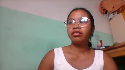 rinah856024 online show from May 11, 6:37 am