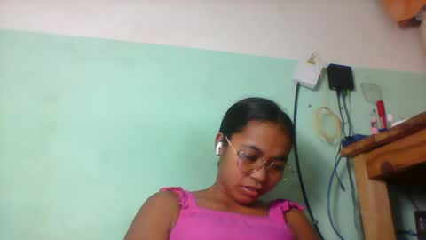rinah856024 online show from May 13, 6:46 pm