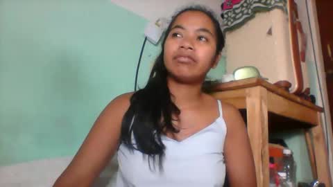 rinah856024 online show from May 2, 3:54 am