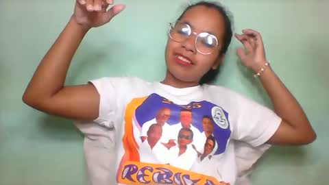rinah856024 online show from May 23, 3:54 pm