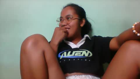 rinah856024 online show from May 24, 4:28 pm