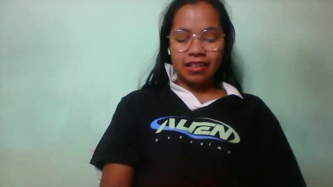 rinah856024 online show from May 25, 4:39 pm