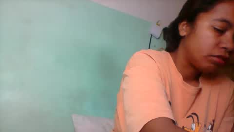 rinah856024 online show from May 28, 5:05 am