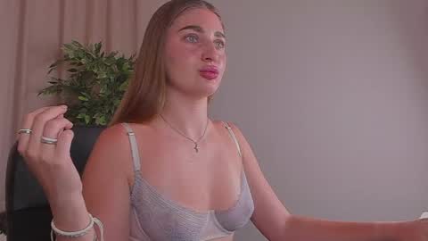 Rina online show from May 25, 3:05 am