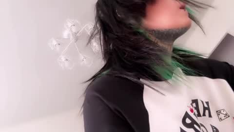   DianaBrite            fansl y online show from May 15, 9:45 am
