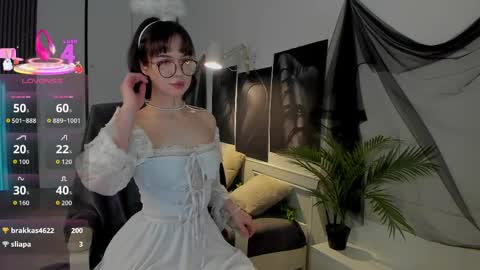 Alice online show from May 26, 9:25 pm