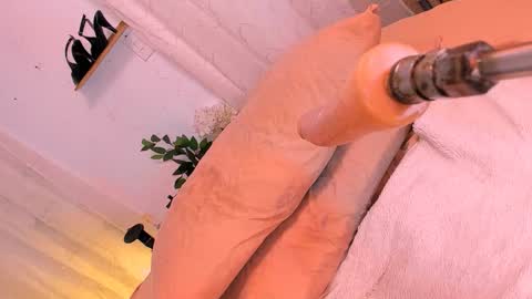 Roberts kloe online show from December 15, 8:14 pm